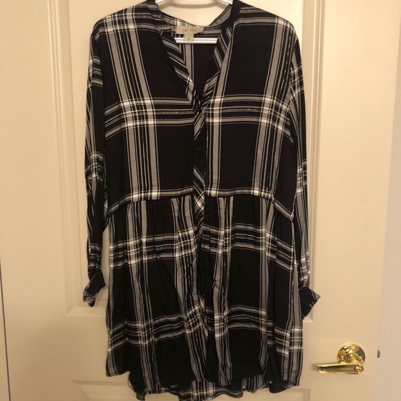 Black + white with silver thread tunic top - Picture 1 of 3